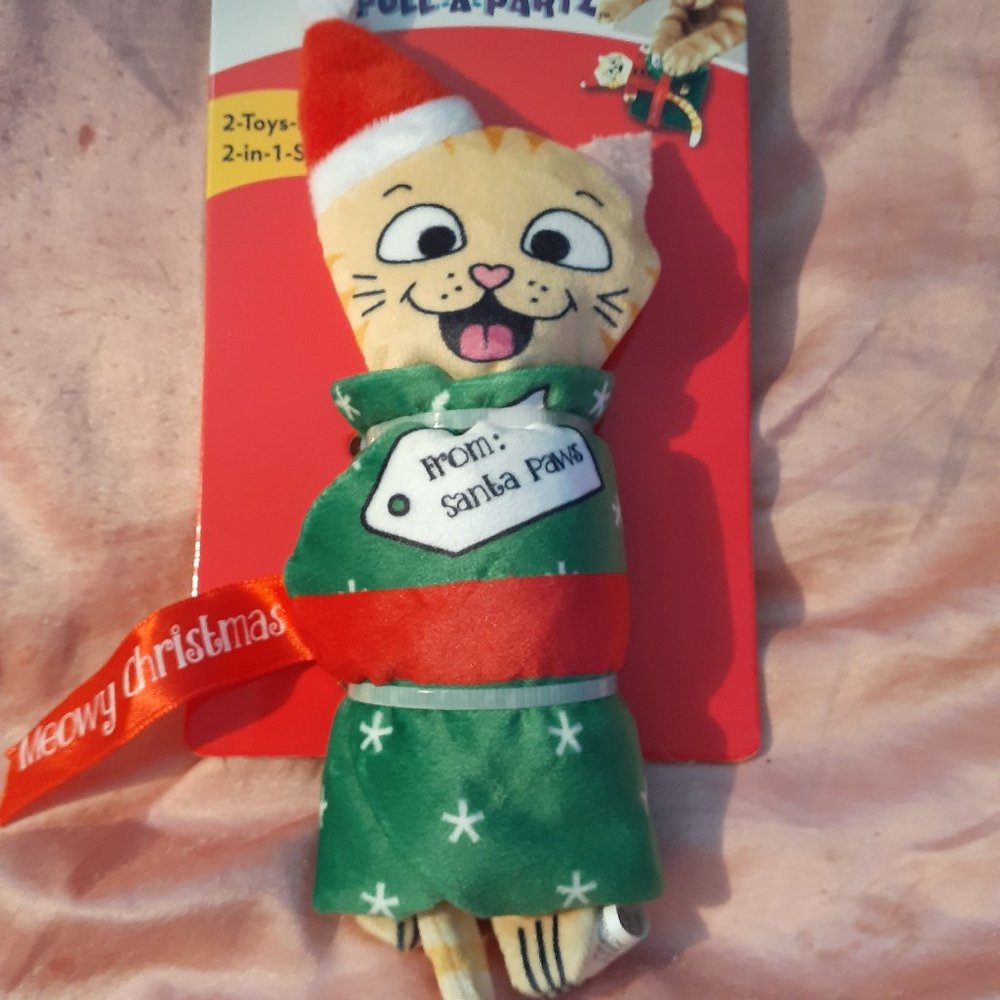 SALE!! Brand New KONG HOLIDAY INSPIRED Cat Toy